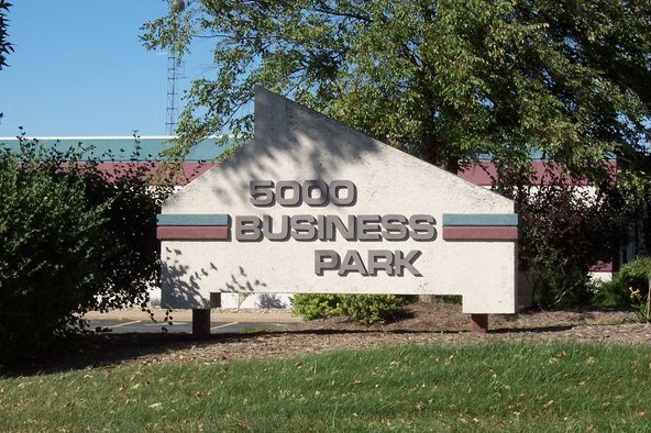 5000 Tremont Ave, Davenport, IA 52807